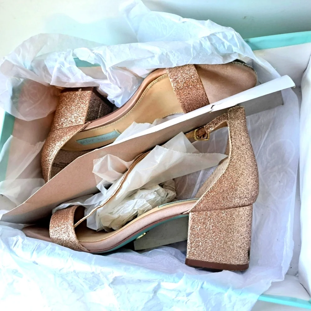 ☀️Betsey Johnson Mari Sandal - Color Champaign - Sz 7.5